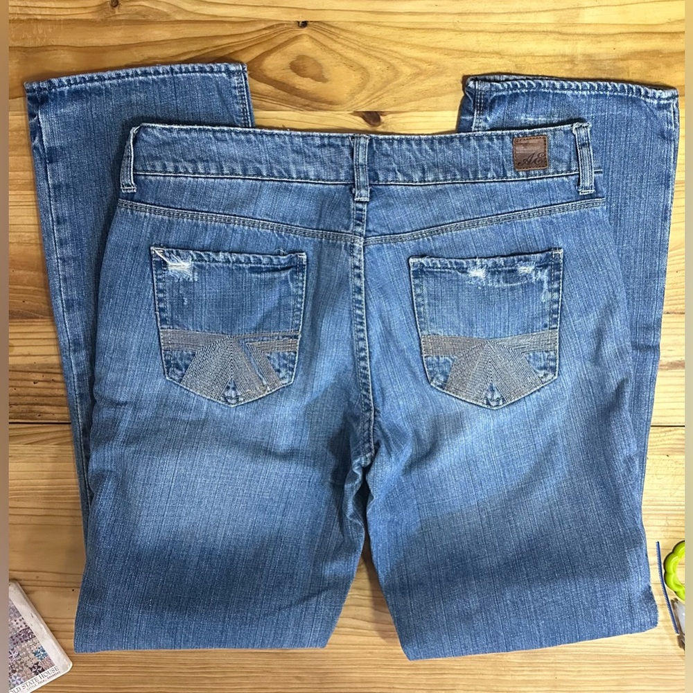 American Eagle jeans 77 Straight Boot cut great pre owned condition 013